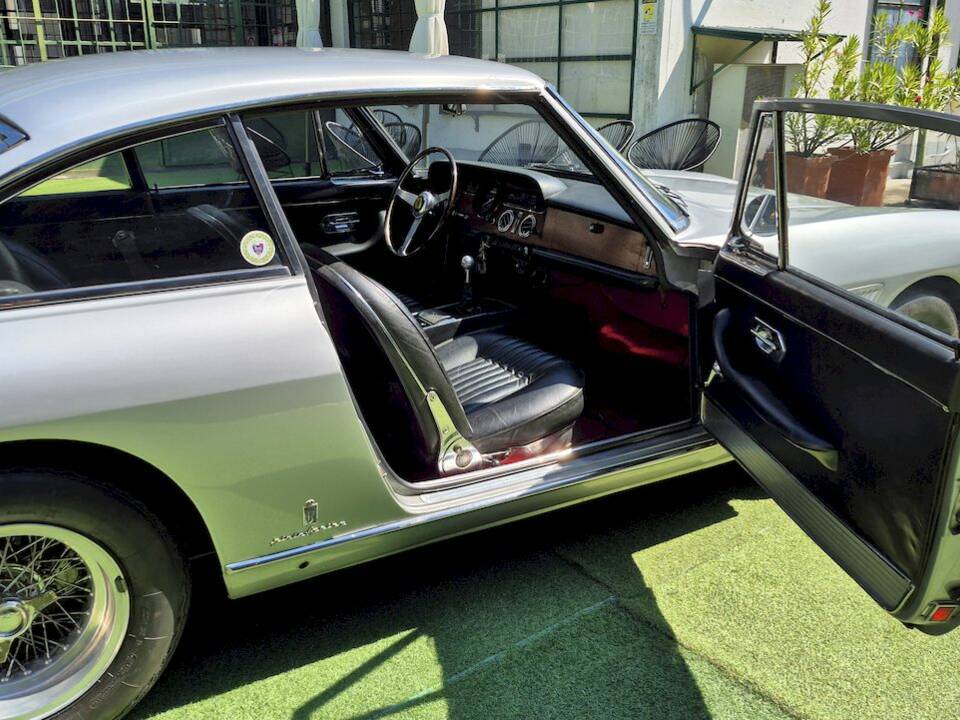 Imagen 36/66 de Ferrari 330 GT 2+2 (1964)