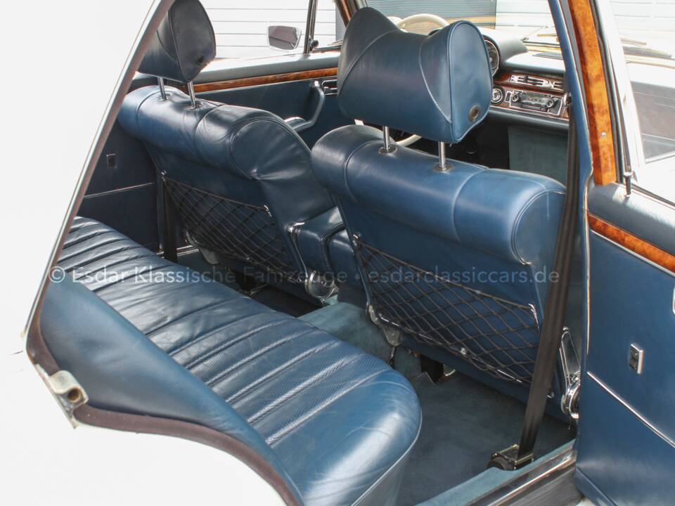 Image 32/35 de Mercedes-Benz 300 SEL 3.5 (1971)