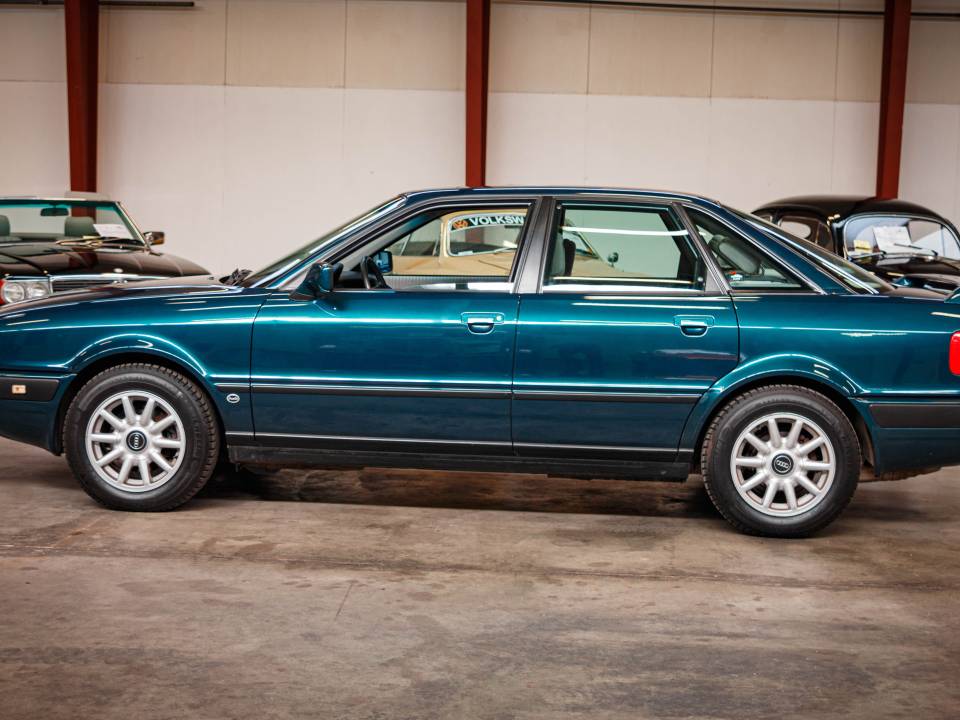 Image 2/49 de Audi 80 - 2.6 E quattro (1993)