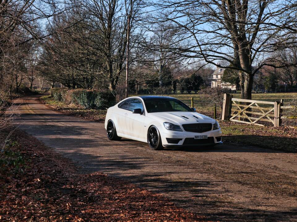 Imagen 21/40 de Mercedes-Benz C 63 AMG (2013)