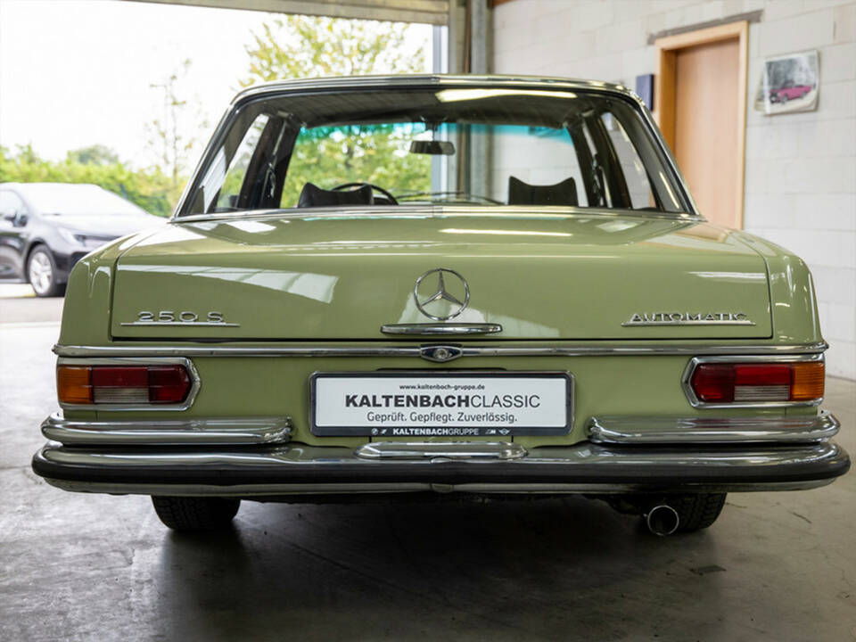 Image 4/29 de Mercedes-Benz 250 S (1967)