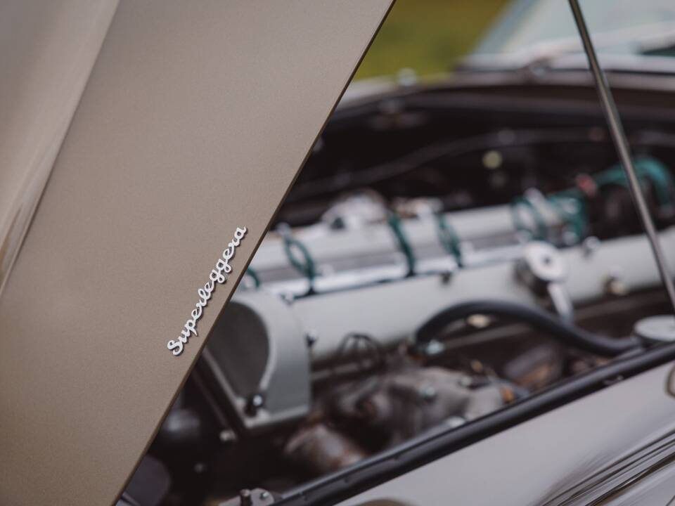 Image 37/99 of Aston Martin DB 6 Volante (1968)