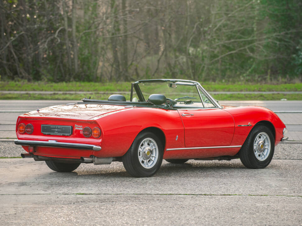 Image 15/39 of FIAT Dino 2400 Spider (1970)