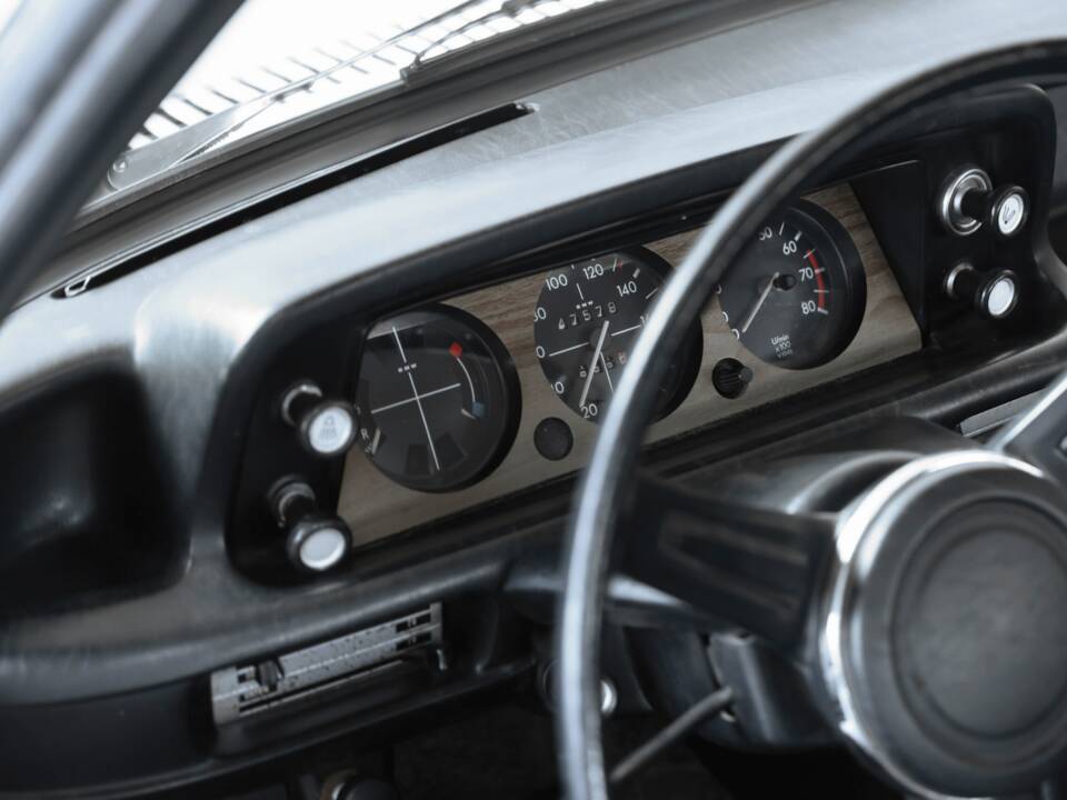 Bild 14/33 von BMW Touring 2000 (1973)