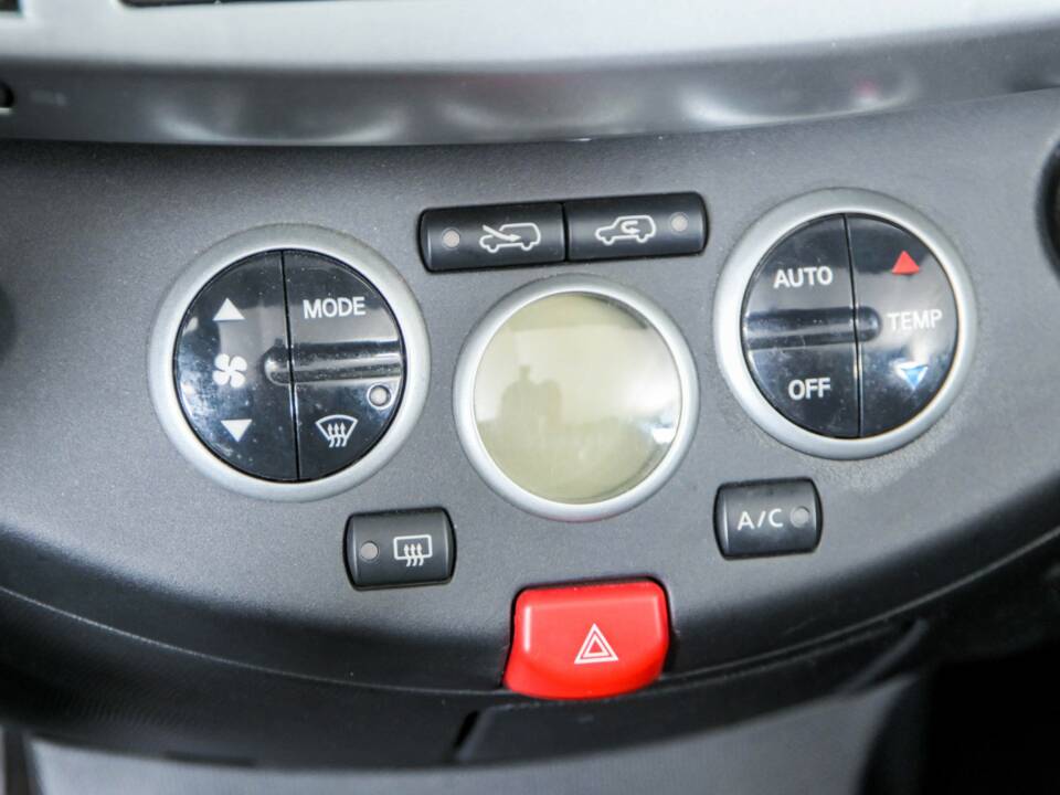 Image 29/47 of Nissan Micra C+C 1.6 (2008)
