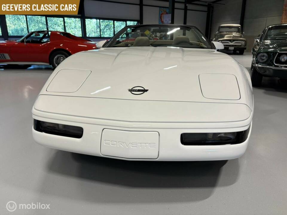 Image 2/30 of Chevrolet Corvette Convertible (1995)