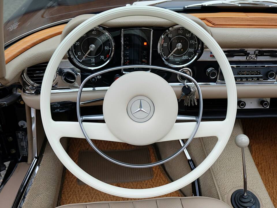 Immagine 29/66 di Mercedes-Benz 280 SL (1969)