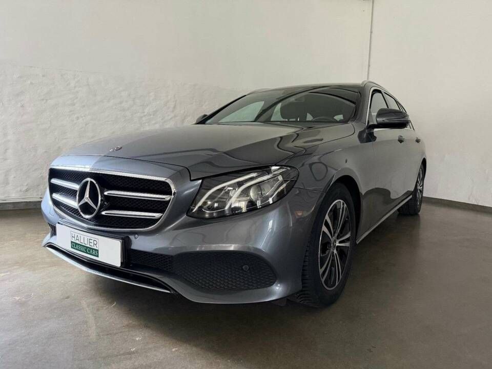 Image 1/32 of Mercedes-Benz E 200 d (2020)