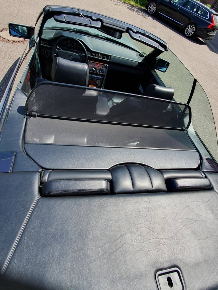Imagen 53/94 de Mercedes-Benz 300 CE-24 3.4 AMG (1992)