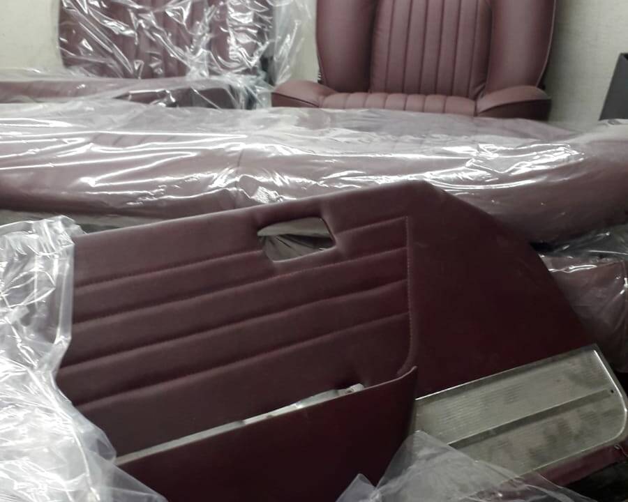Image 56/57 of Peugeot 504 Convertible (1974)