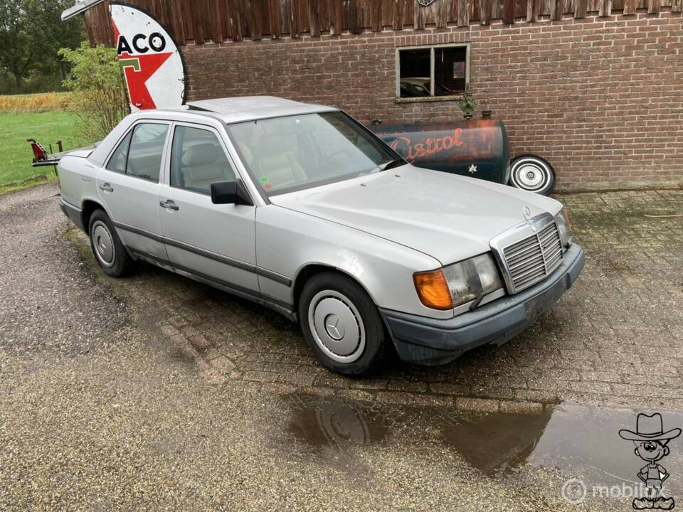 Bild 1/41 von Mercedes-Benz 300 D (1987)