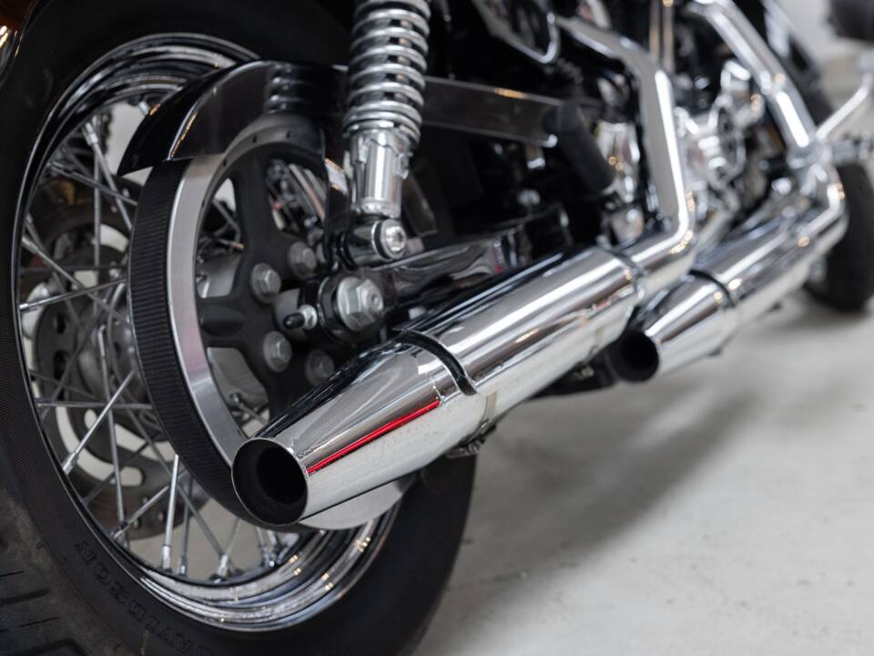 Image 24/32 of Harley-Davidson DUMMY (2006)