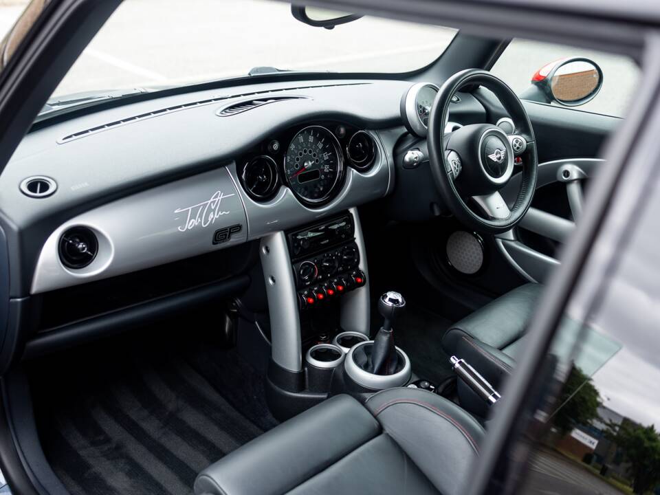Image 39/50 of Mini Cooper S JCW GP (2006)