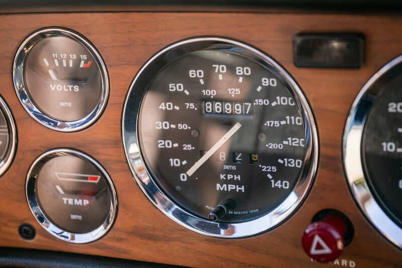 Image 10/49 de Triumph Stag (1977)