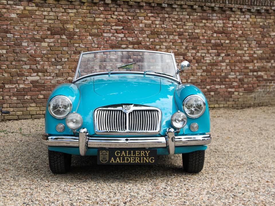 Image 36/50 of MG MGA 1600 (1958)