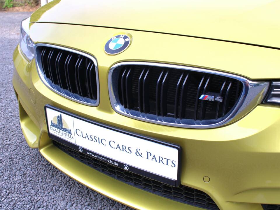 Image 8/98 of BMW M4 (2014)