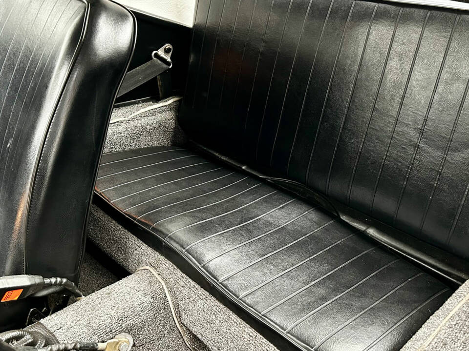 Image 8/11 of Volkswagen Karmann Ghia 1600 (1974)