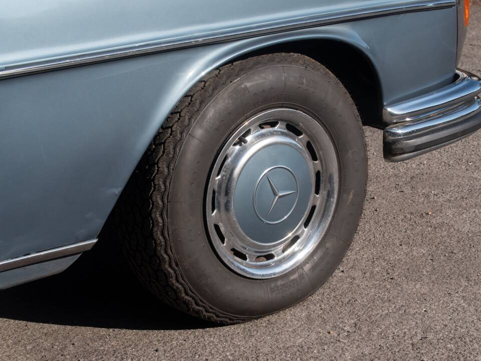 Bild 9/32 von Mercedes-Benz 300 SEL 6.3 (1972)