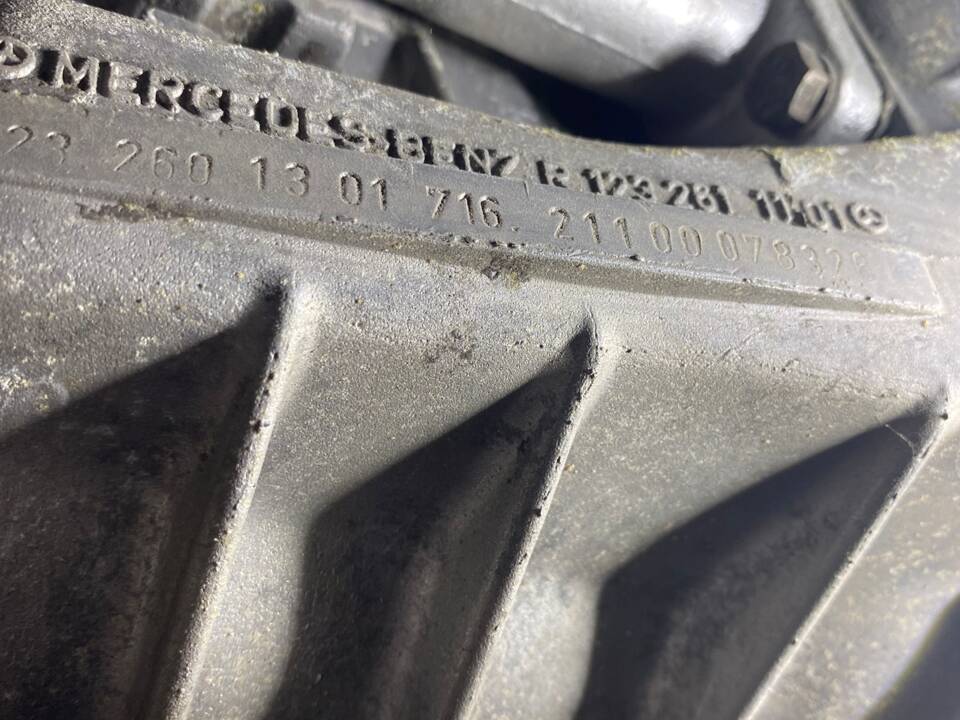 Image 54/66 of Mercedes-Benz 230 CE (1981)