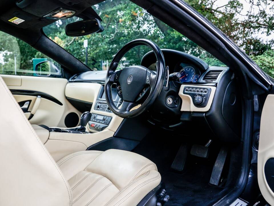 Image 4/43 of Maserati GranTurismo 4.2 (2008)