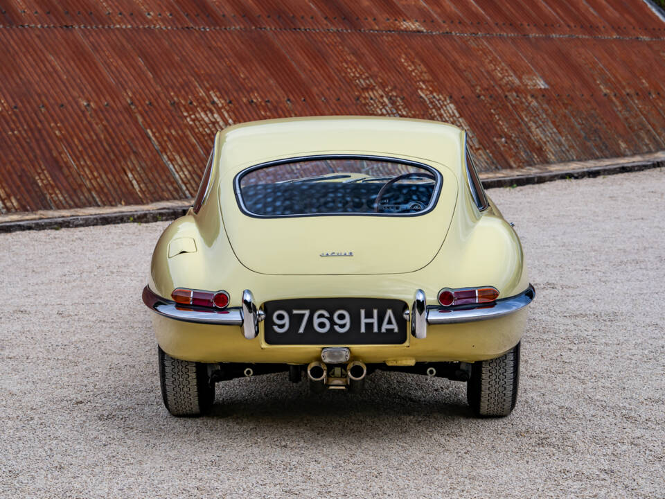 Image 11/38 of Jaguar Type E 3.8 (1963)
