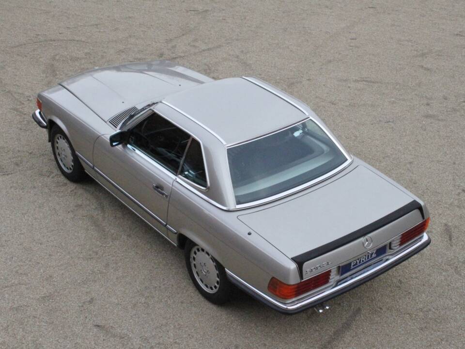Image 9/29 of Mercedes-Benz 500 SL (1986)