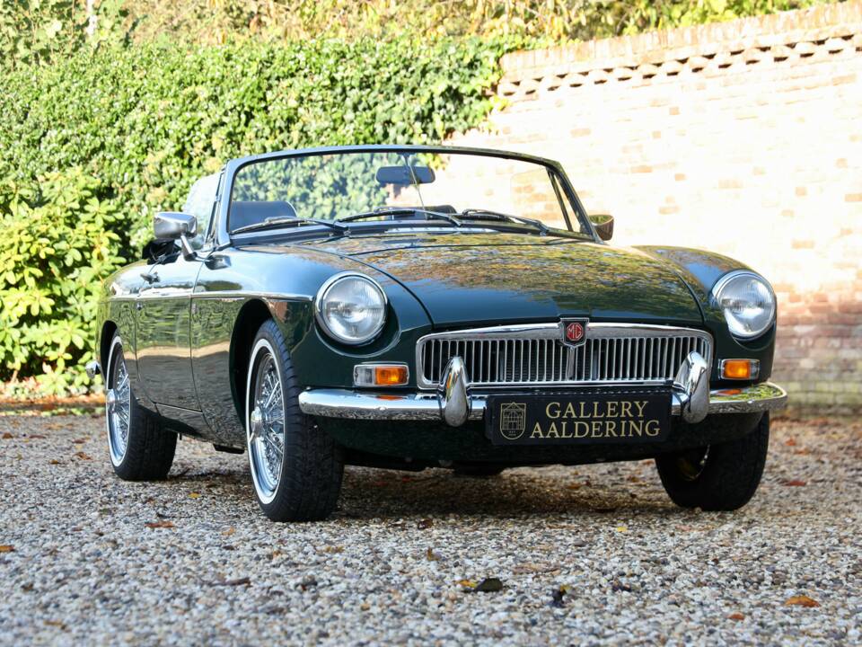 Image 40/50 of MG MGB (1974)