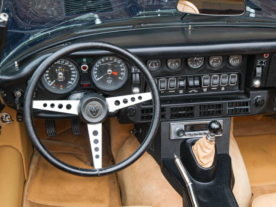Obraz 41/50 pojazdu Jaguar E-Type V12 (1973)