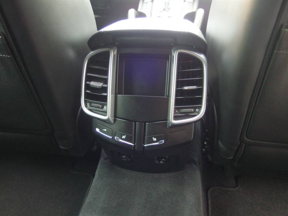 Bild 72/98 von Porsche Cayenne Turbo (2010)