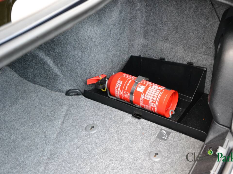 Image 34/50 of BMW 323i (1998)