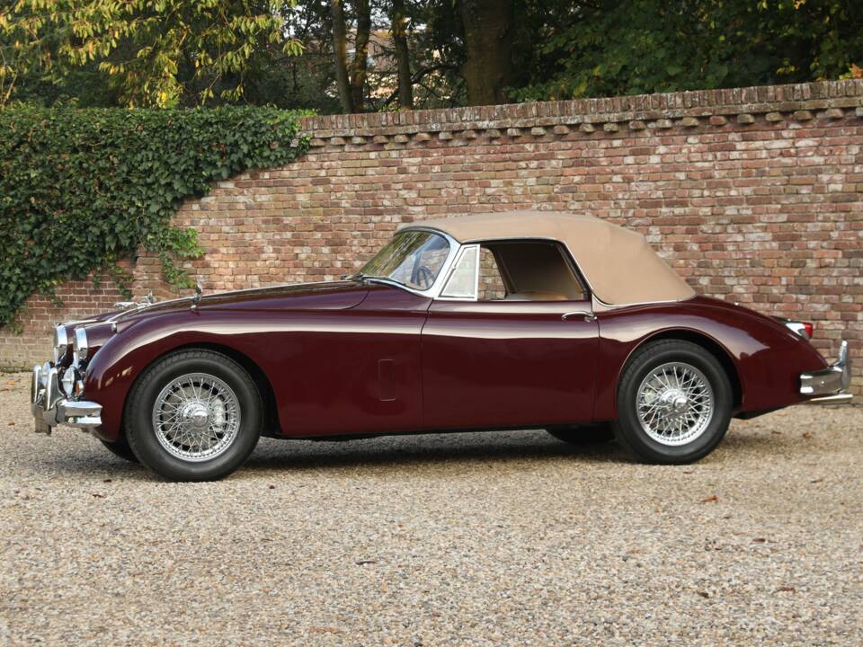 Immagine 12/50 di Jaguar XK 150 SE DHC (1958)