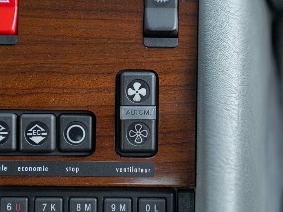 Image 36/50 of Mercedes-Benz 500 SEL (1985)