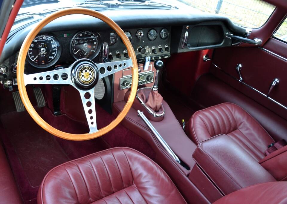 Afbeelding 19/32 van Jaguar E-Type 4.2 (1967)