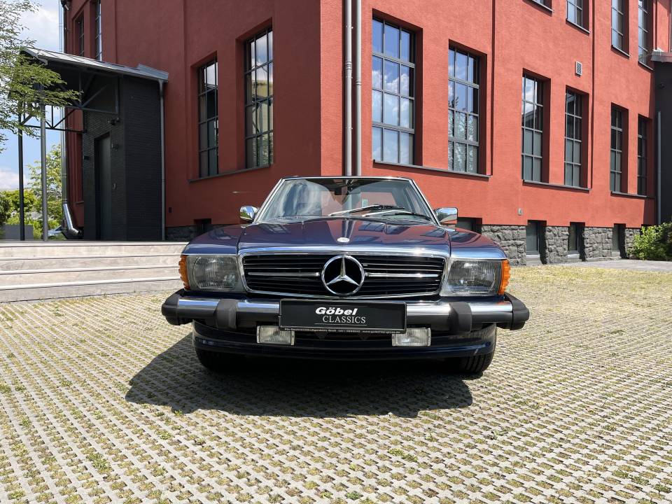 Afbeelding 3/24 van Mercedes-Benz 560 SL (1987)