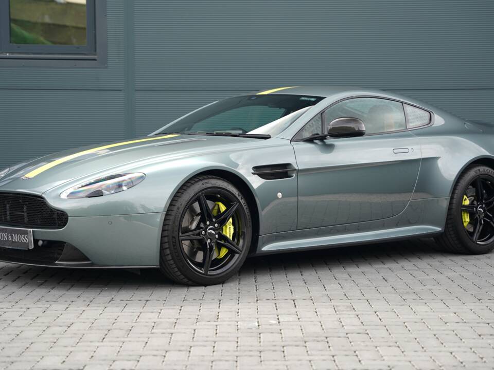 Bild 4/50 von Aston Martin V8 Vantage AMR (2018)