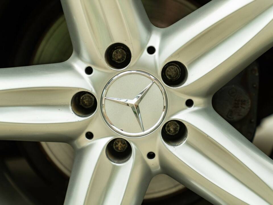 Image 19/50 de Mercedes-Benz SL 500 (1998)