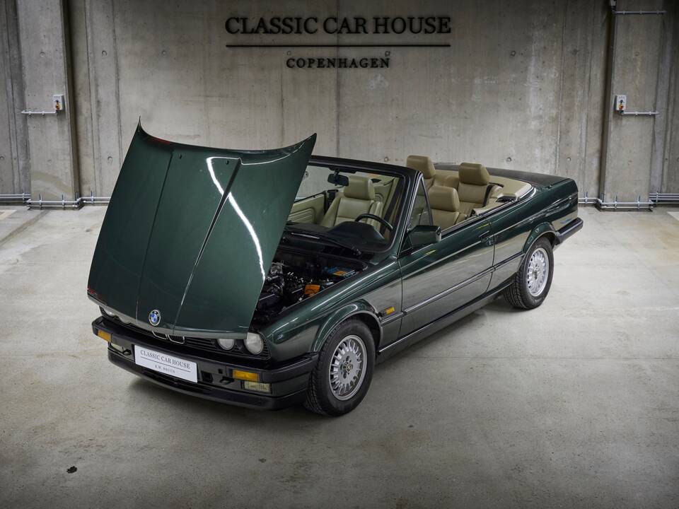 Image 17/90 of BMW 325i (1987)