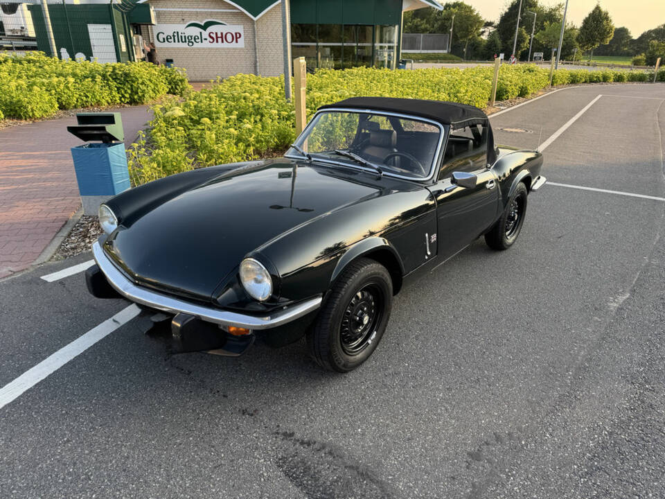 Image 2/4 de Triumph Spitfire 1500 (1977)