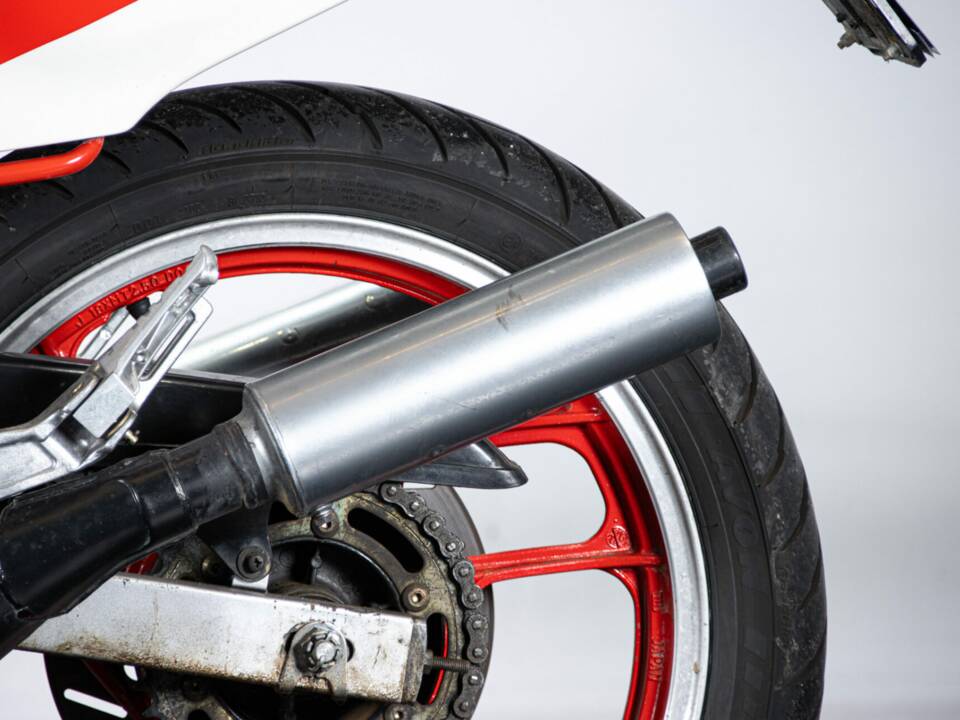 Image 19/50 of Yamaha RD 350 LC (1990)