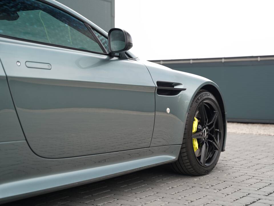 Bild 47/50 von Aston Martin V8 Vantage AMR (2018)