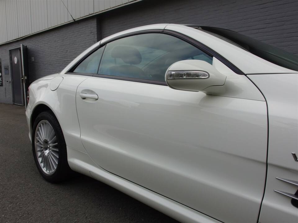 Image 19/97 de Mercedes-Benz SL 55 AMG (2003)