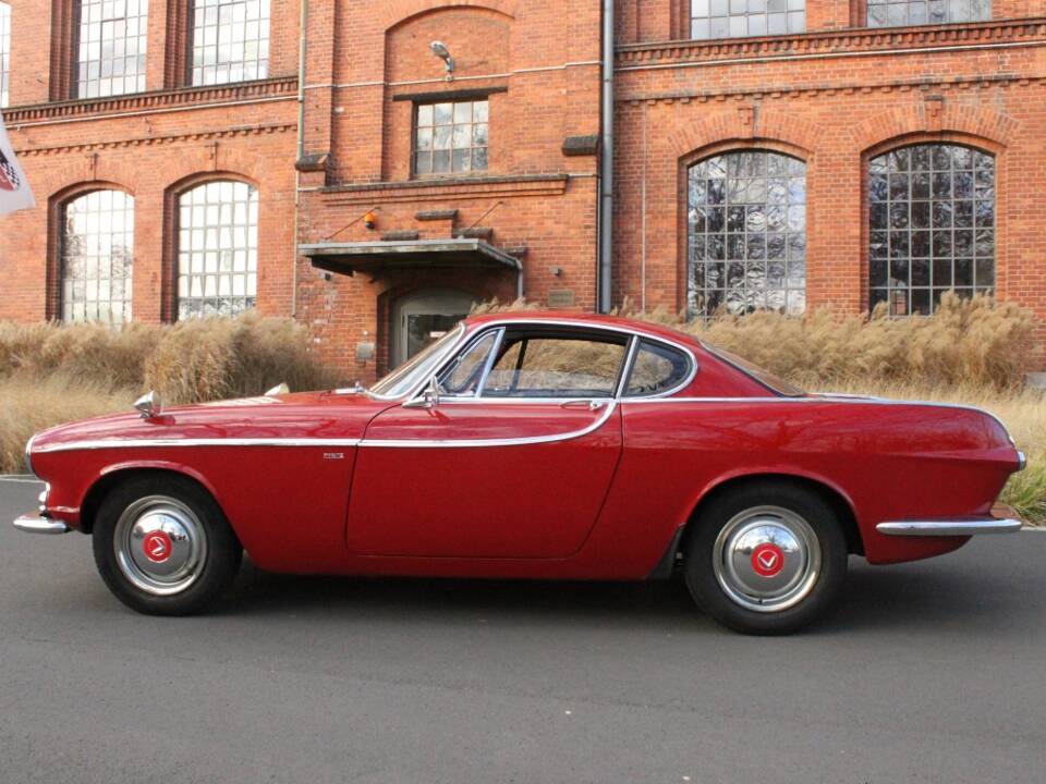 Image 3/17 of Volvo 1800 S (1964)