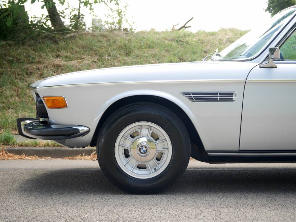 Image 2/26 of BMW 3.0 CSi (1973)