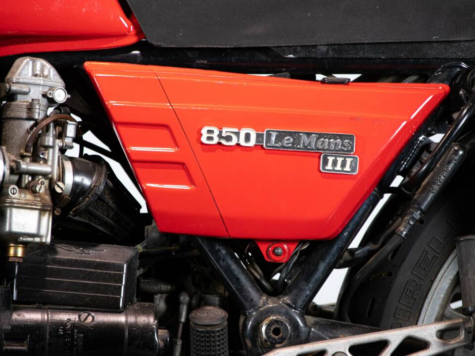 Image 17/49 de Moto Guzzi 850 LeMans (1981)