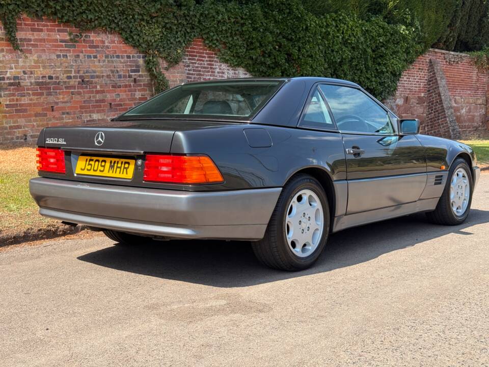 Immagine 3/29 di Mercedes-Benz 500 SL (1992)