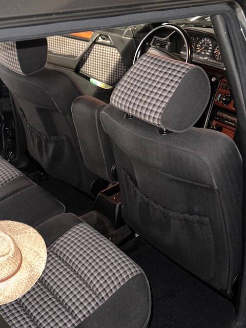 Afbeelding 15/74 van Mercedes-Benz 220 TE (1993)