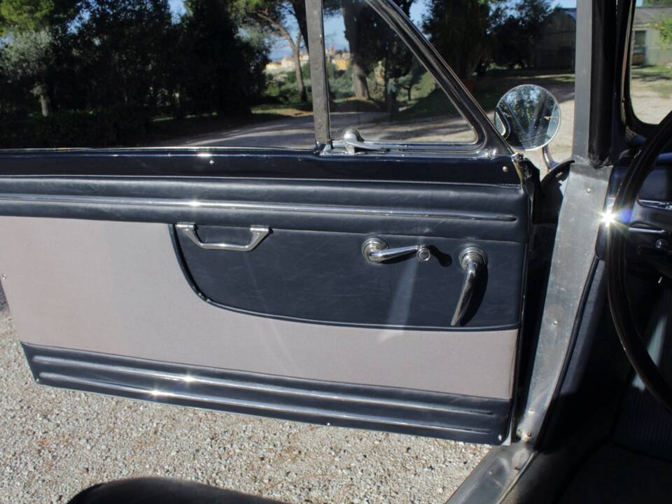 Image 24/50 of Lancia Aurelia B20 GT 2500 (1957)