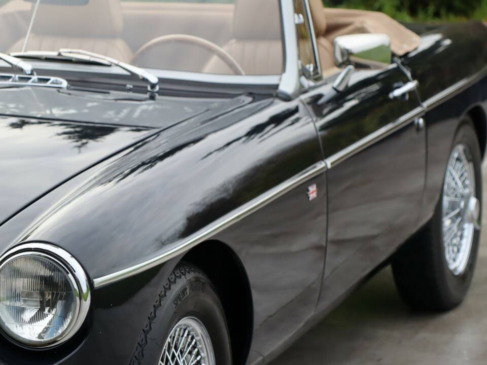 Afbeelding 12/50 van MG MGB (1973)