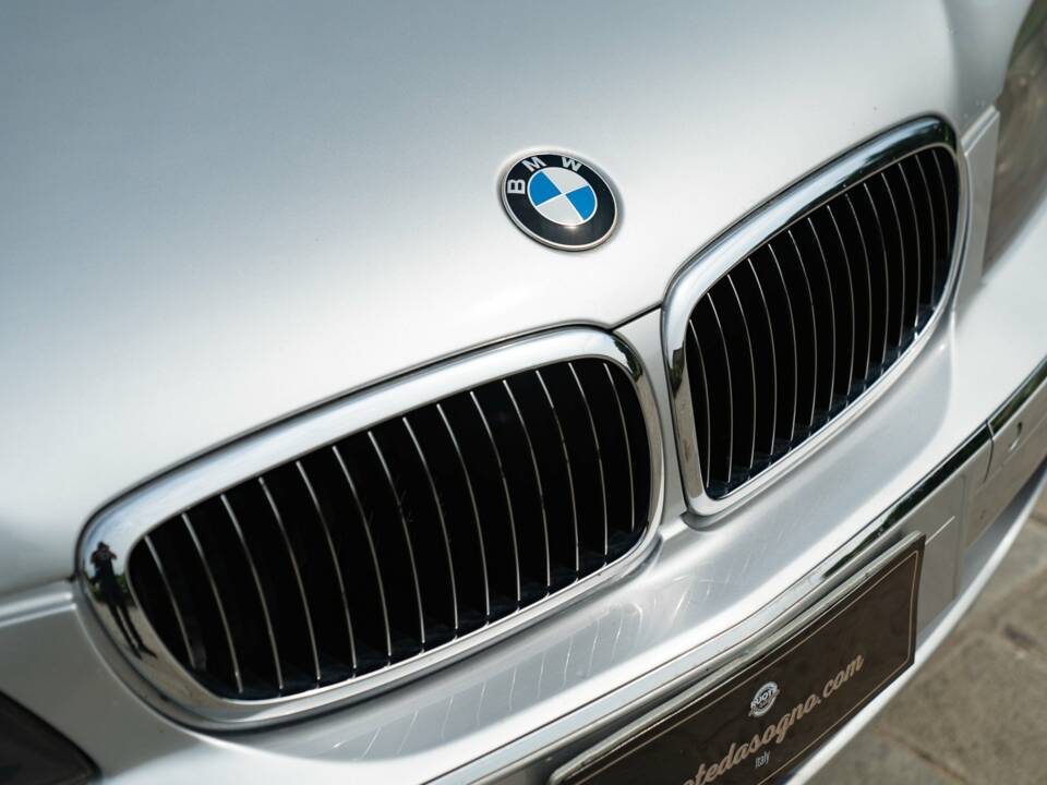 Bild 19/50 von BMW 745d (2005)