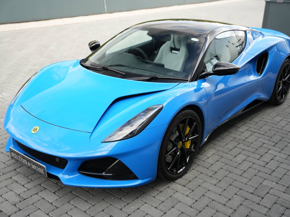 Image 22/50 of Lotus Emira "First Edition" (2022)